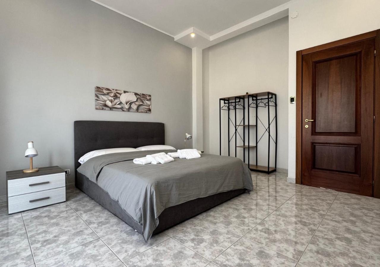Corso Novara - 8 Posti Letto E Self Check-In Vicino La Stazione Centrale Di Napoli Eksteriør bilde